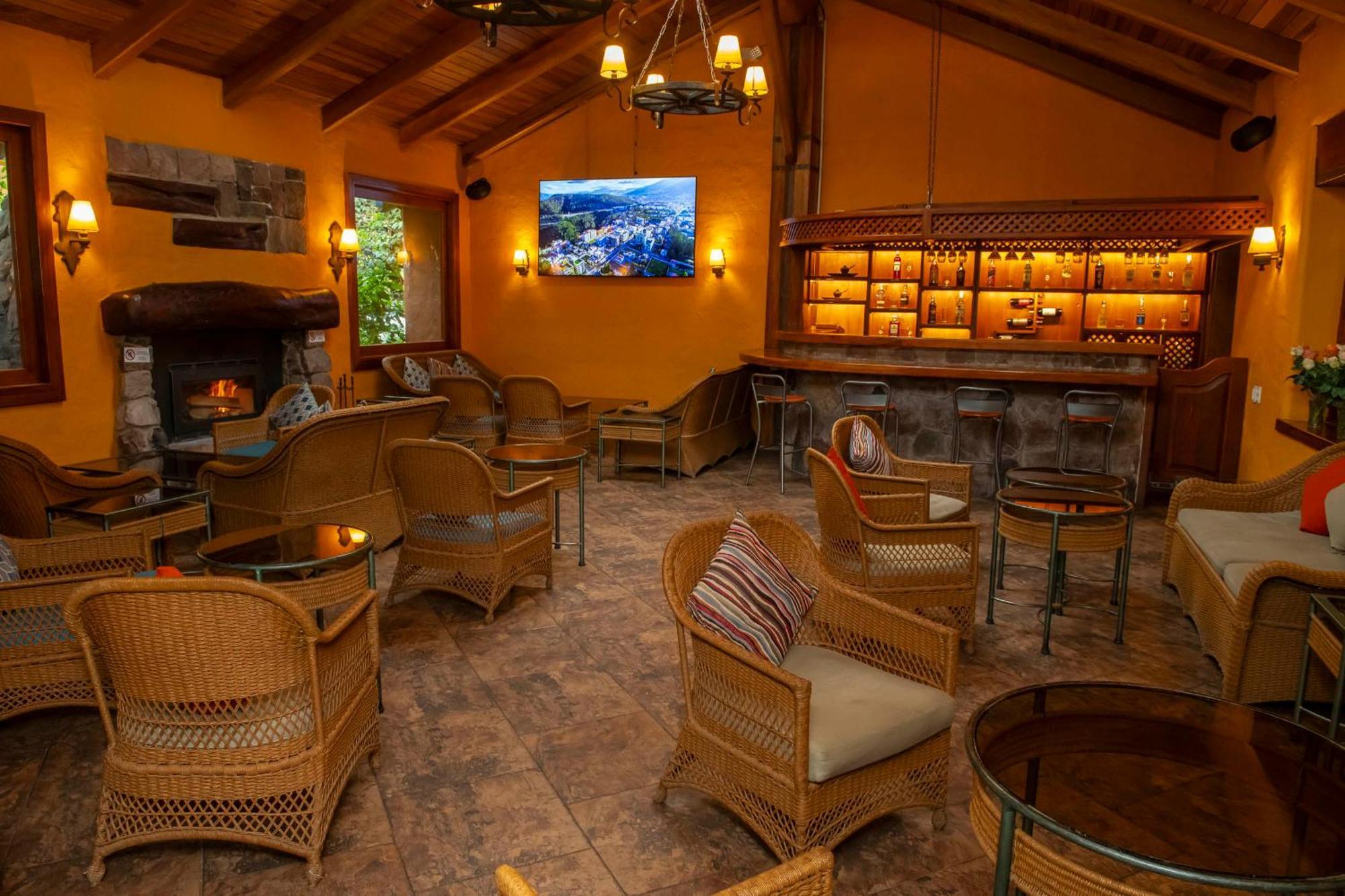 Termas De Papallacta Extérieur photo The interior of the restaurant